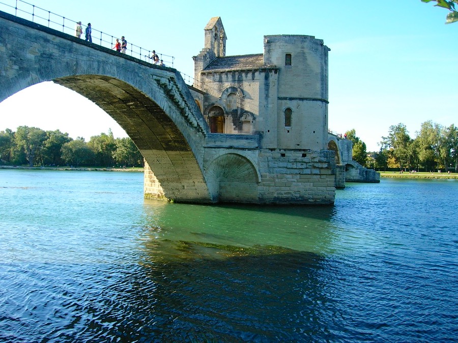 Pont Bnezet Avignon,
Provence 10-09